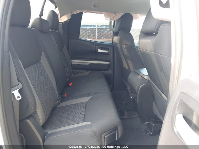 12652585 :رقم المزاد ، 5TFUM5F19FX061298 vin ، 2015 Toyota Tundra Sr 4.6l V8 مزاد بيع