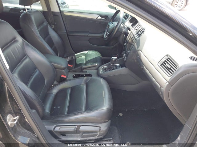 2015 Volkswagen Jetta Tdi მანქანა იყიდება აუქციონზე, vin: 3VWLA7AJ4FM266179, აუქციონის ნომერი: 12652590