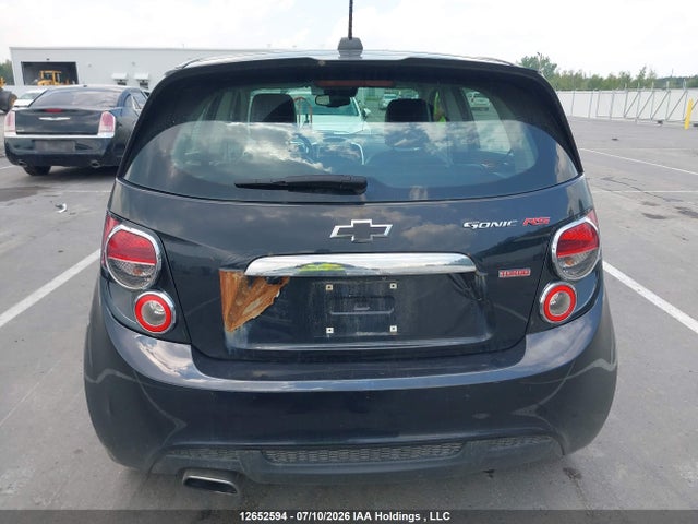 12652594 :رقم المزاد ، 1G1JH6SB8F4122503 vin ، 2015 Chevrolet Sonic Rs مزاد بيع