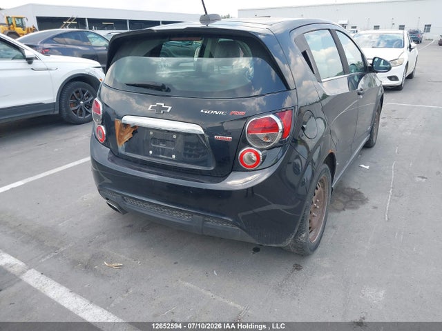 12652594 :رقم المزاد ، 1G1JH6SB8F4122503 vin ، 2015 Chevrolet Sonic Rs مزاد بيع