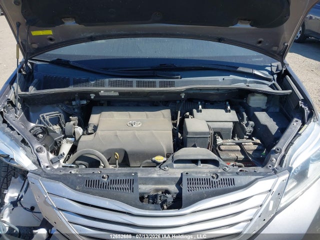 12652688 :رقم المزاد ، 5TDYK3DC0FS599457 vin ، 2015 Toyota Sienna Limited 7-passenger مزاد بيع