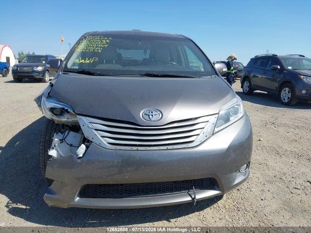 12652688 :رقم المزاد ، 5TDYK3DC0FS599457 vin ، 2015 Toyota Sienna Limited 7-passenger مزاد بيع