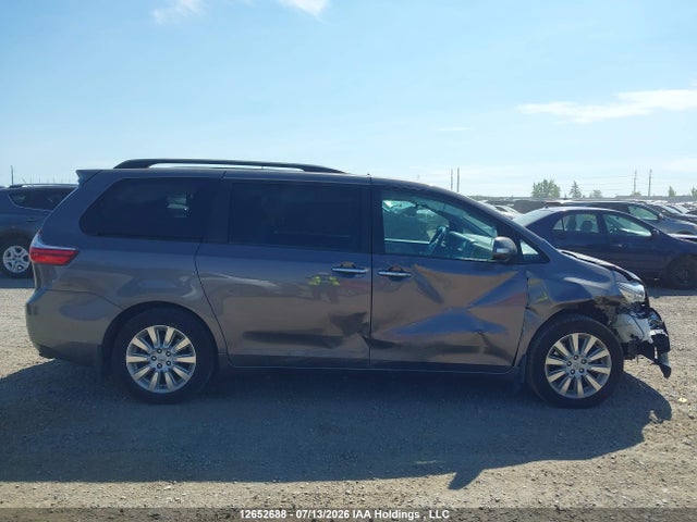 12652688 :رقم المزاد ، 5TDYK3DC0FS599457 vin ، 2015 Toyota Sienna Limited 7-passenger مزاد بيع