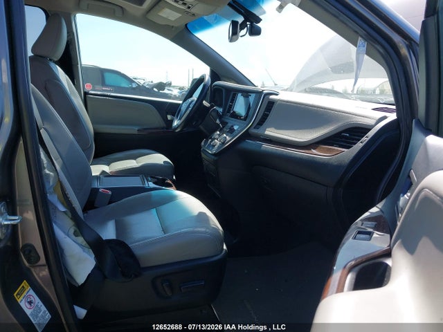 12652688 :رقم المزاد ، 5TDYK3DC0FS599457 vin ، 2015 Toyota Sienna Limited 7-passenger مزاد بيع