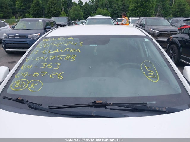 Hyundai Elantra Le 2017 5NPD74LF3HH047588 Image 18