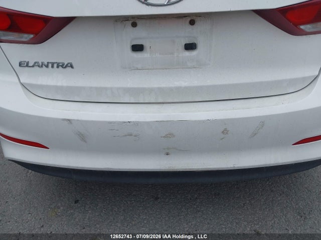 Hyundai Elantra Le 2017 5NPD74LF3HH047588 Image 21