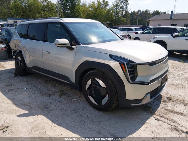 Auction sale of the 2026 Kia Ev9 Land Awd, vin: KNDAFFS57T6070790, lot number: 12652765