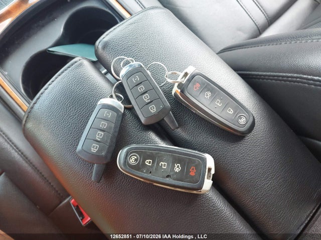 Lincoln MKS 2016 1LNHL9EK1GG600032 Image 11