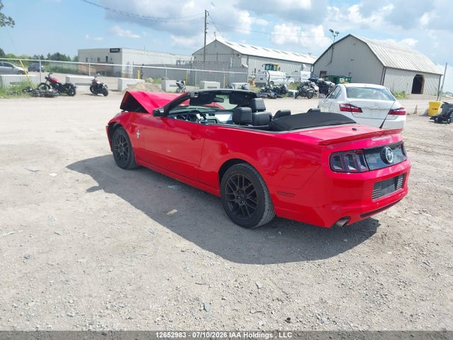Ford Mustang Convertible 2014 1ZVBP8EMXE5307908 Image 3