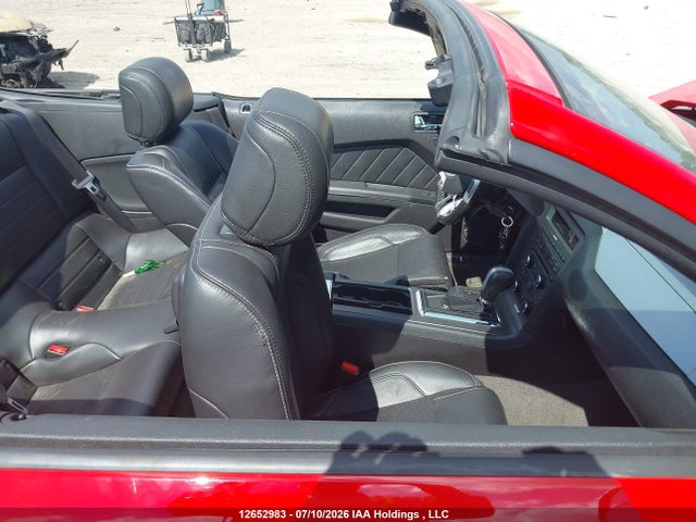 Продажа на аукционе авто 2014 Ford Mustang Convertible, vin: 1ZVBP8EMXE5307908, номер лота: 12652983