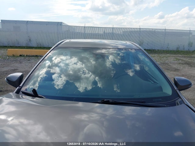 2T1BURHE3KC128128 Toyota Corolla