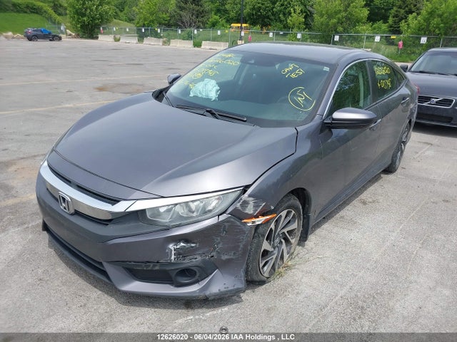Honda CIVIC SE 2018 2HGFC2F64JH013745 Image 2