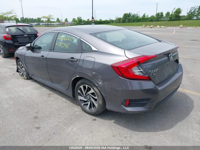 Honda CIVIC SE 2018 2HGFC2F64JH013745 Image 3