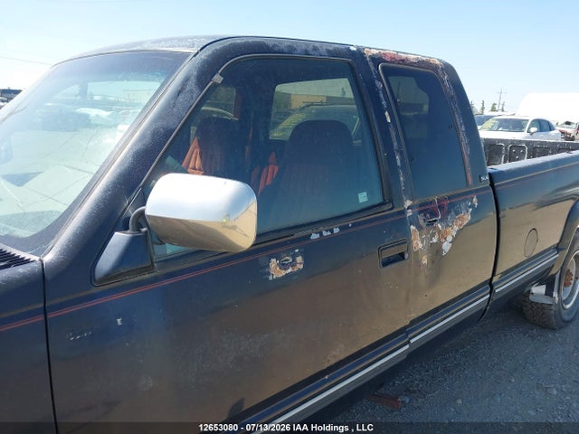 1993 Gmc Sierra K2500 მანქანა იყიდება აუქციონზე, vin: 1GTGK29F7PE549851, აუქციონის ნომერი: 12653080