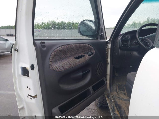 1999 Dodge Ram 1500 მანქანა იყიდება აუქციონზე, vin: 3B7HF13Y1XM590712, აუქციონის ნომერი: 12653086