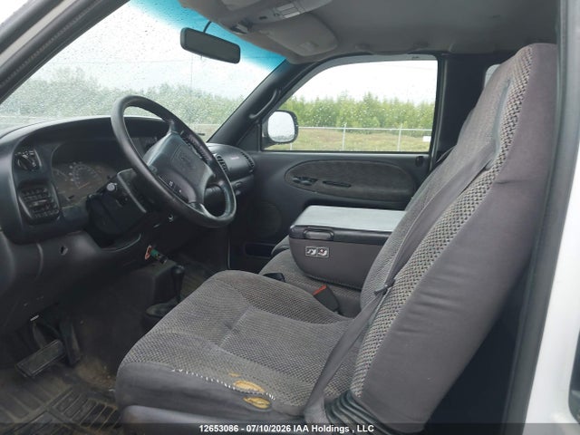 1999 Dodge Ram 1500 მანქანა იყიდება აუქციონზე, vin: 3B7HF13Y1XM590712, აუქციონის ნომერი: 12653086