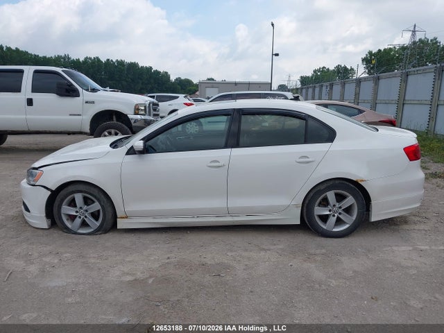 2011 Volkswagen Jetta მანქანა იყიდება აუქციონზე, vin: 3VWDX7AJ8BM367044, აუქციონის ნომერი: 12653188