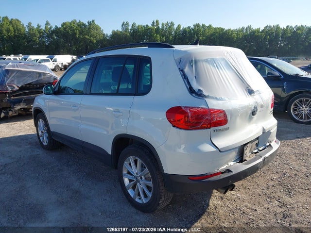 2015 Volkswagen Tiguan S/se/sel/r-line მანქანა იყიდება აუქციონზე, vin: WVGJV7AX6FW554977, აუქციონის ნომერი: 12653197