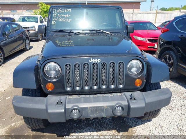 2013 Jeep Wrangler Unlimited Sahara მანქანა იყიდება აუქციონზე, vin: 1C4BJWEG8DL665098, აუქციონის ნომერი: 12653209