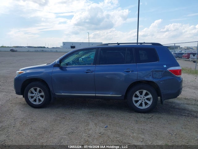 2011 Toyota Highlander Se მანქანა იყიდება აუქციონზე, vin: 5TDBK3EH3BS067002, აუქციონის ნომერი: 12653224