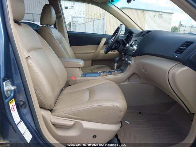 2011 Toyota Highlander Se მანქანა იყიდება აუქციონზე, vin: 5TDBK3EH3BS067002, აუქციონის ნომერი: 12653224