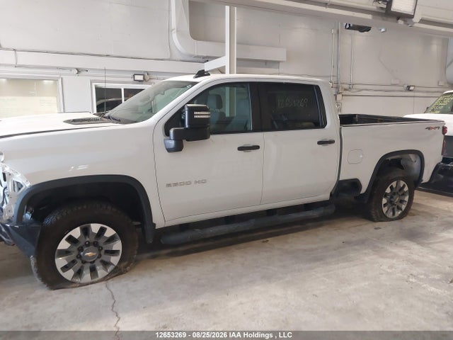 2GC4YMEY1N1202812 Chevrolet Silverado K2500 Custom