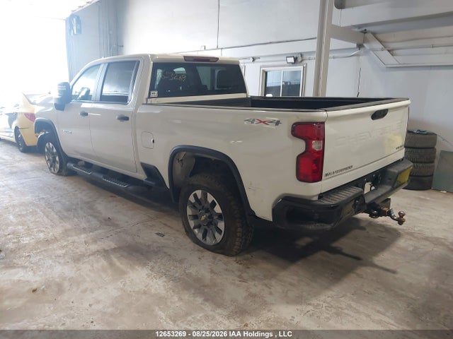 2GC4YMEY1N1202812 Chevrolet Silverado K2500 Custom