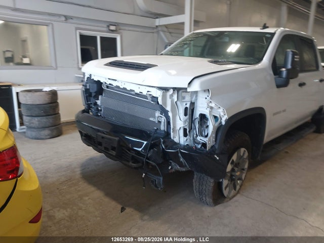 2GC4YMEY1N1202812 Chevrolet Silverado K2500 Custom
