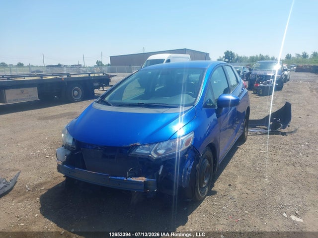 Honda Fit 2015 3HGGK5H56FM105932 Image 2