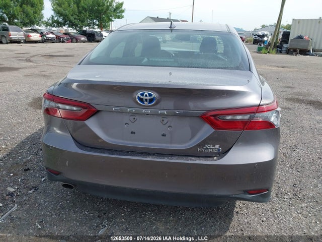 4T1B21HK6NU017654 Toyota Camry Hybrid Xle