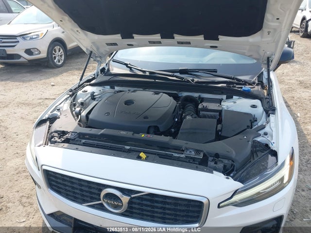 Volvo S60 2019 7JRA22TM1KG007947 Image 10