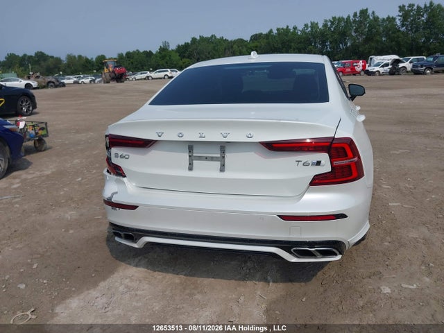 Volvo S60 2019 7JRA22TM1KG007947 Image 16