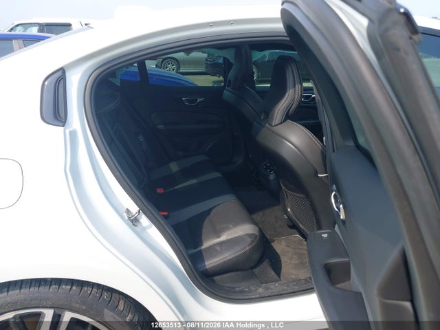 Volvo S60 2019 7JRA22TM1KG007947 Image 8