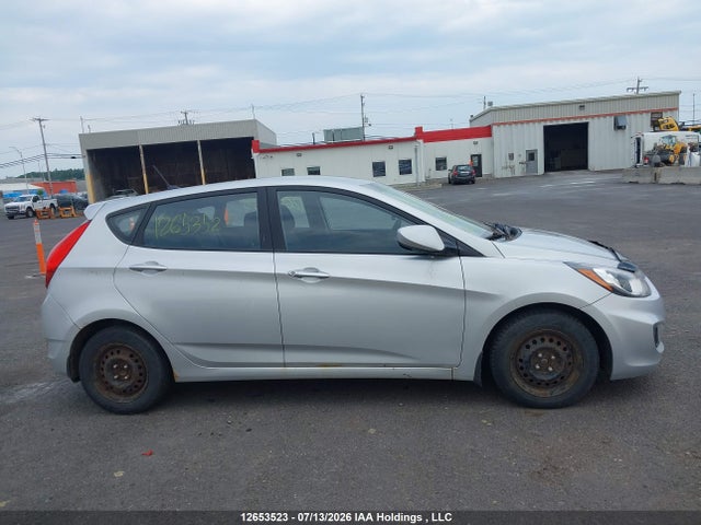 12653523 :رقم المزاد ، KMHCT5AE7DU130489 vin ، 2013 Hyundai Accent Gls/gs مزاد بيع