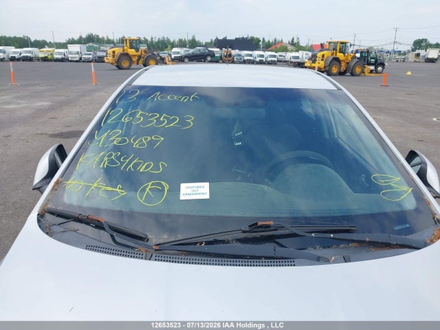 12653523 :رقم المزاد ، KMHCT5AE7DU130489 vin ، 2013 Hyundai Accent Gls/gs مزاد بيع