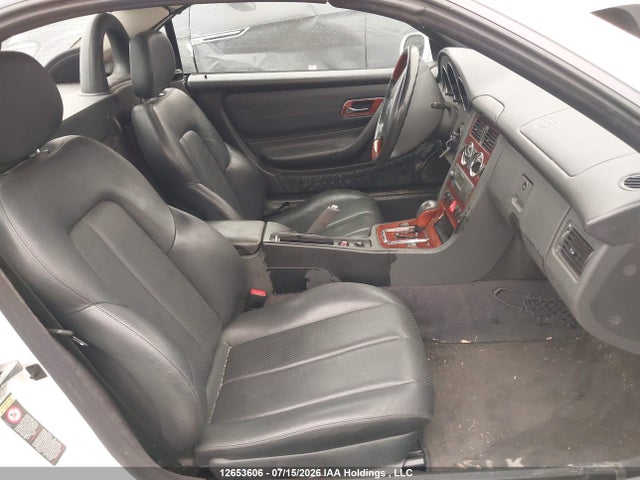 2001 Mercedes-benz Slk 320 320 მანქანა იყიდება აუქციონზე, vin: WDBKK65F41F175609, აუქციონის ნომერი: 12653606