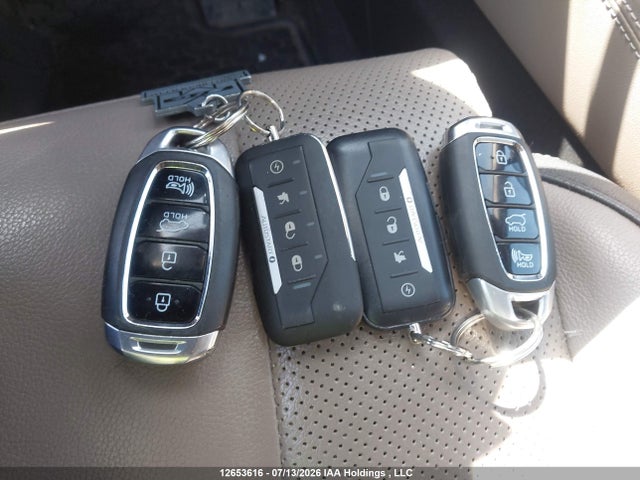 Продажа на аукционе авто 2019 Hyundai Santa Fe Luxury, vin: 5NMS3CAA6KH041258, номер лота: 12653616