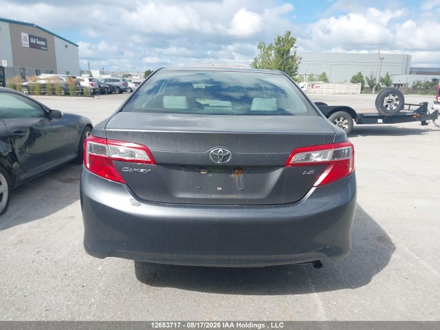 12653717 :رقم المزاد ، 4T1BF1FK4EU440644 vin ، 2014 Toyota Camry L/se/le/xle مزاد بيع