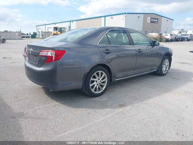 12653717 :رقم المزاد ، 4T1BF1FK4EU440644 vin ، 2014 Toyota Camry L/se/le/xle مزاد بيع