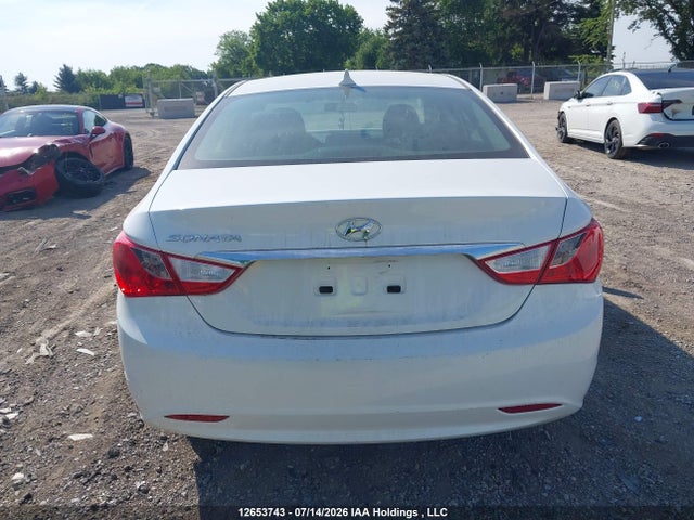 12653743 :رقم المزاد ، 5NPEB4AC9BH130798 vin ، 2011 Hyundai Sonata Gls مزاد بيع