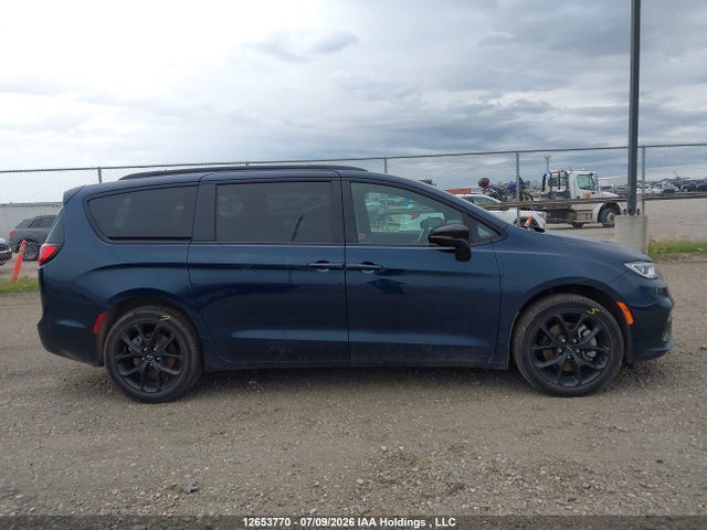 Chrysler Pacifica Touring L 2024 2C4RC3BGXRR185882 Image 13
