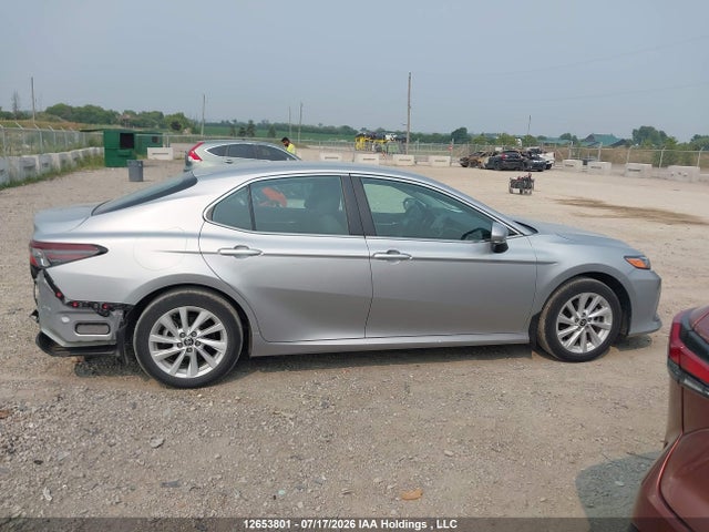 12653801 :رقم المزاد ، 4T1C31AK9NU038719 vin ، 2022 Toyota Camry Hybrid Le مزاد بيع