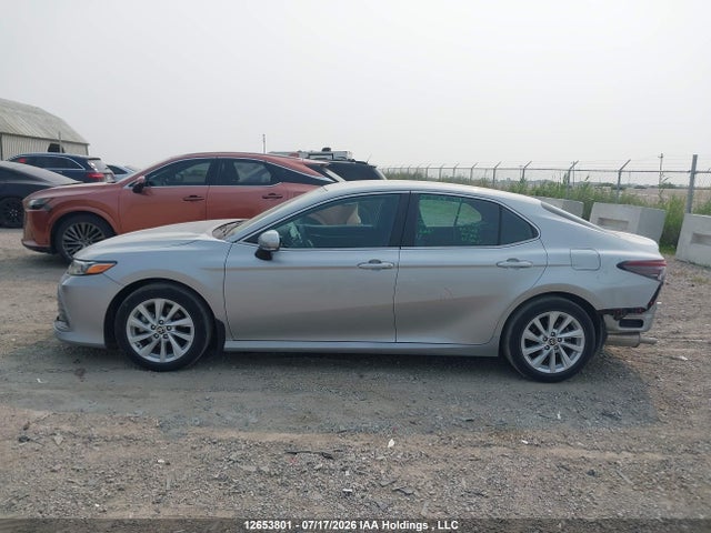 12653801 :رقم المزاد ، 4T1C31AK9NU038719 vin ، 2022 Toyota Camry Hybrid Le مزاد بيع