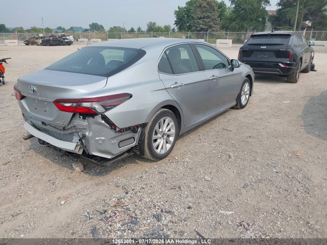 12653801 :رقم المزاد ، 4T1C31AK9NU038719 vin ، 2022 Toyota Camry Hybrid Le مزاد بيع