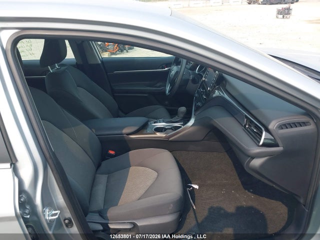 12653801 :رقم المزاد ، 4T1C31AK9NU038719 vin ، 2022 Toyota Camry Hybrid Le مزاد بيع