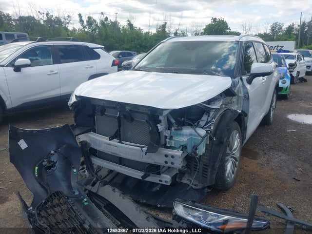 Toyota Highlander 2023 5TDKDRBHXPS525725 Image 2