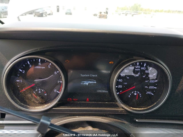 Продажа на аукционе авто 2022 Kia Carnival Lx/lx+, vin: KNDNB5H3XN6074672, номер лота: 12653919