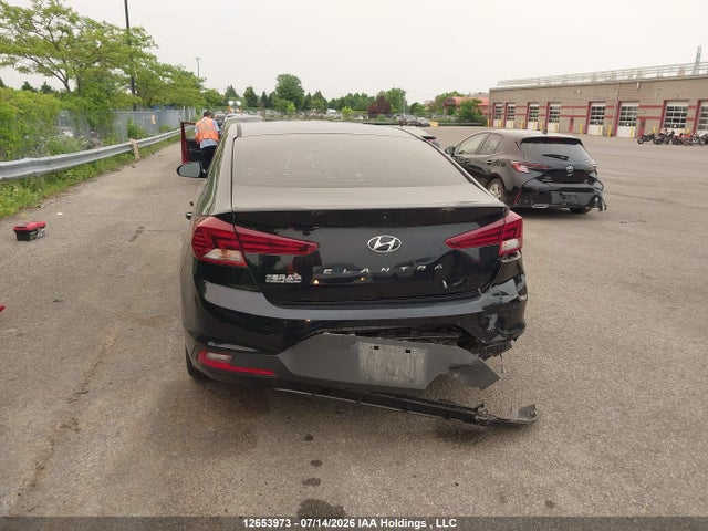 Hyundai Elantra Essential 2019 KMHD74LF2KU737809 Image 17