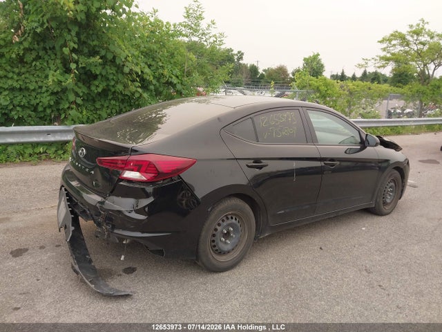 Hyundai Elantra Essential 2019 KMHD74LF2KU737809 Image 4