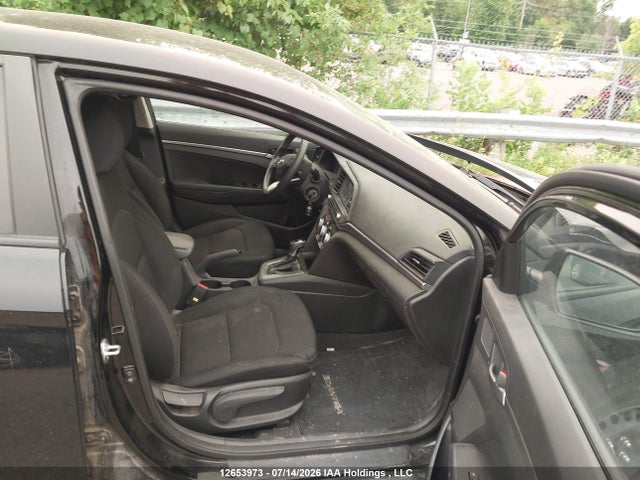 Hyundai Elantra Essential 2019 KMHD74LF2KU737809 Image 5